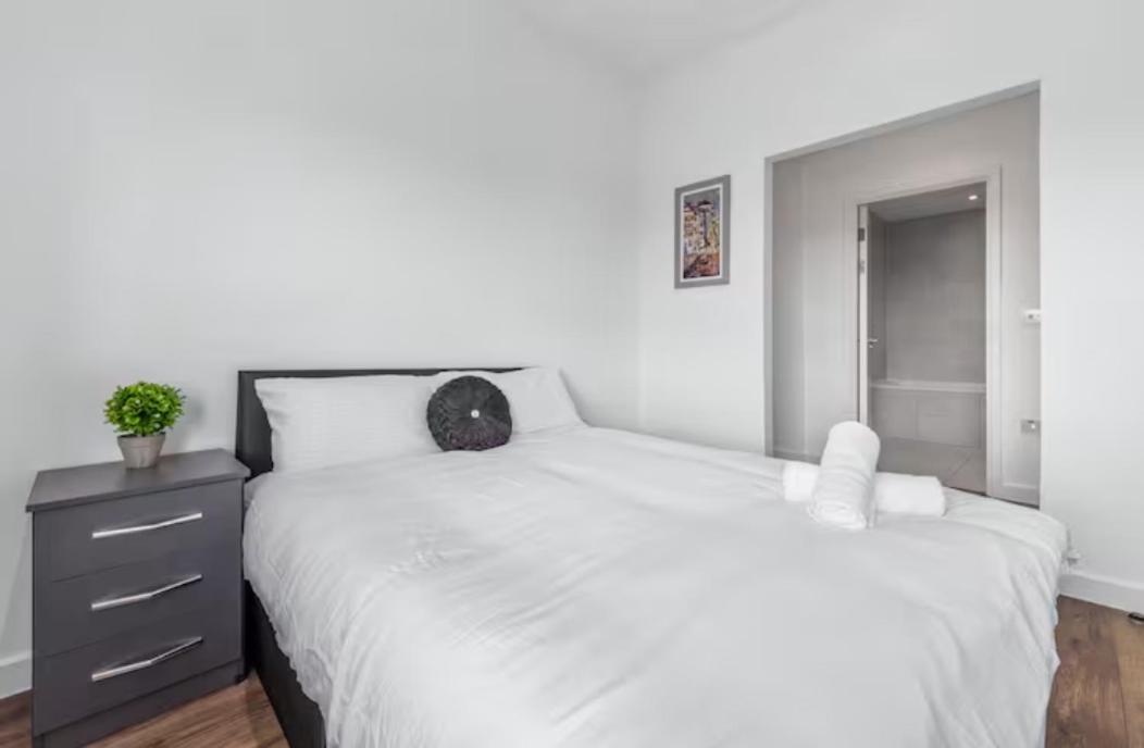 Airy 2Br Flat Delta London Dp332 Apartman Croydon Kültér fotó