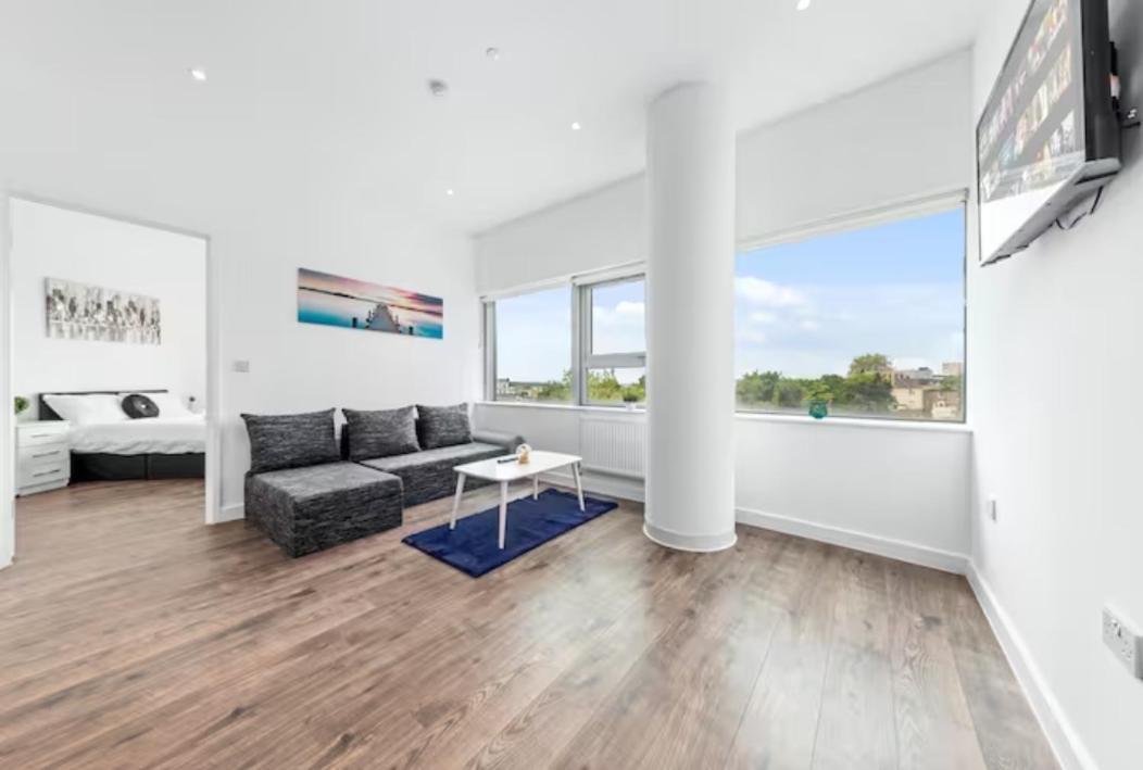 Airy 2Br Flat Delta London Dp332 Apartman Croydon Kültér fotó
