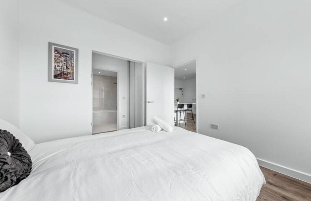 Airy 2Br Flat Delta London Dp332 Apartman Croydon Kültér fotó