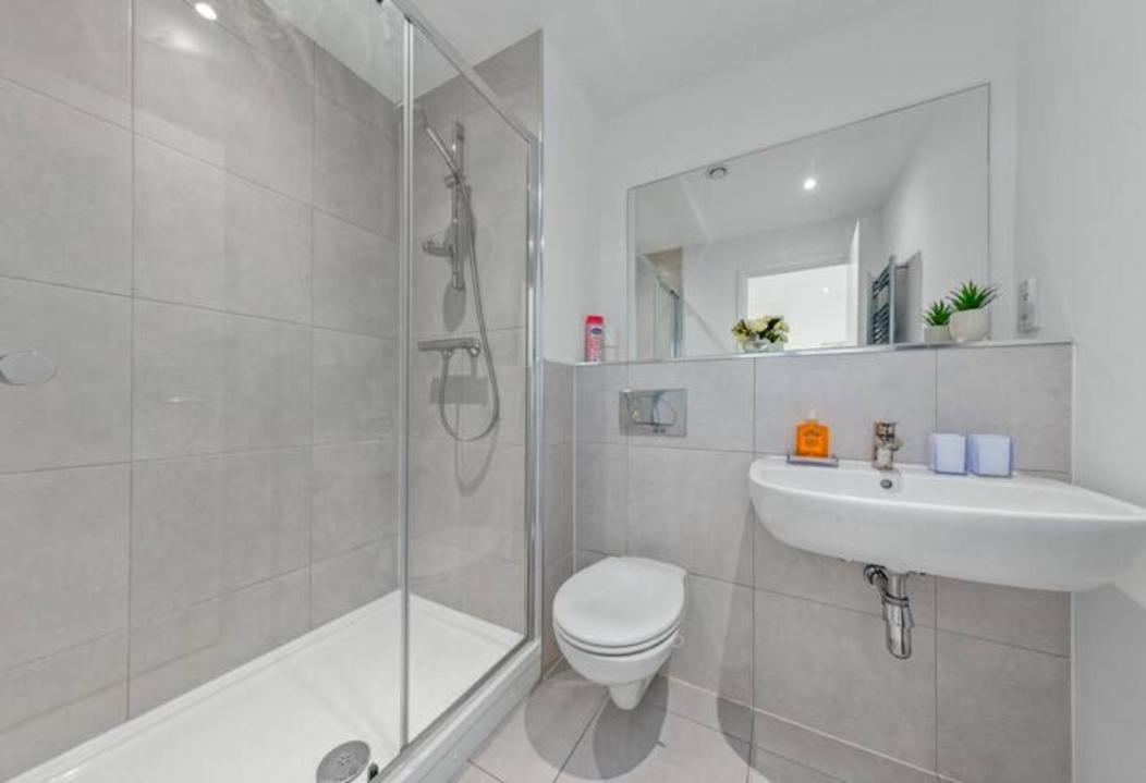 Airy 2Br Flat Delta London Dp332 Apartman Croydon Kültér fotó